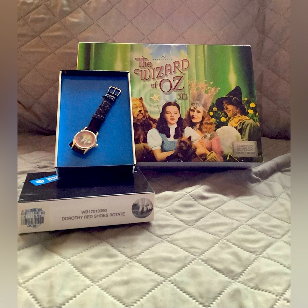 THE WIZARD OF OZ 3D 75TH ANNIVERSERY  LIMITED EDITION SET WITH WATCH